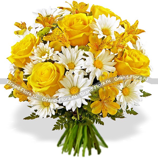 Золотое сердце - букет из желтых роз и хризантем